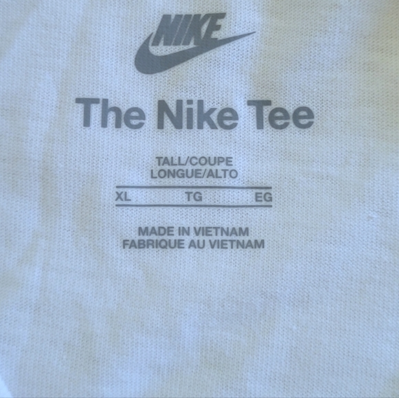 Nike👟 "Nike Moving Co." Graphic Tee👕 - NWT - Picture 5 of 13